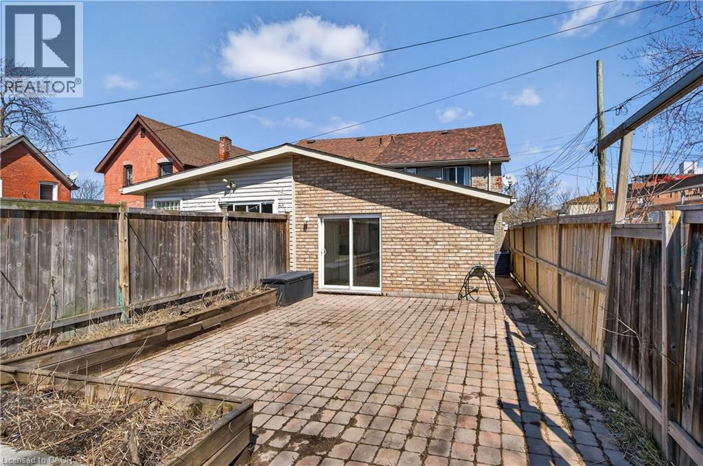 216 ROBERT Street - 38