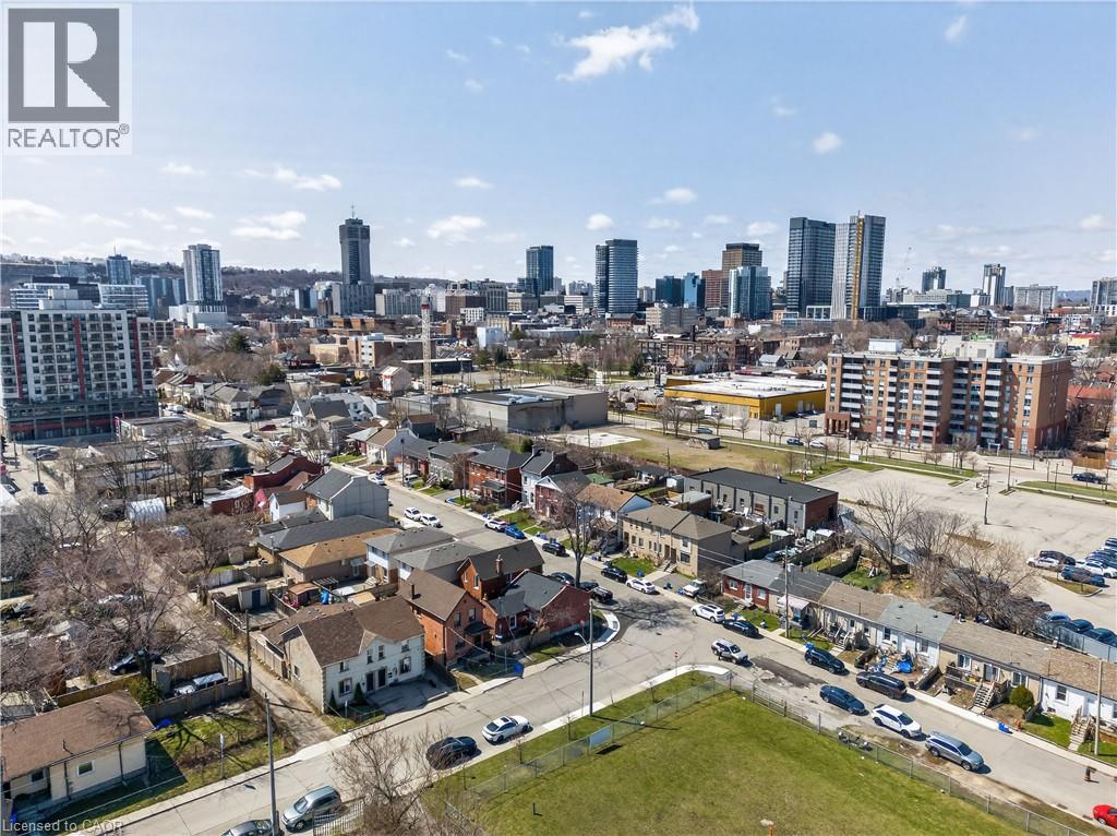 216 ROBERT Street - 45