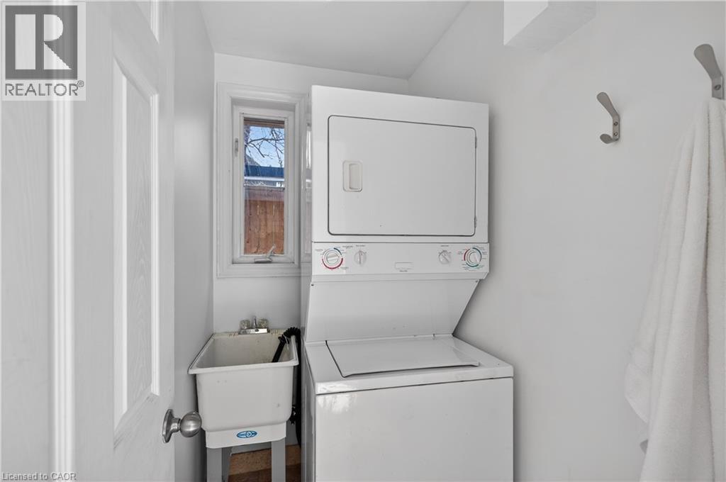 216 ROBERT Street - 22