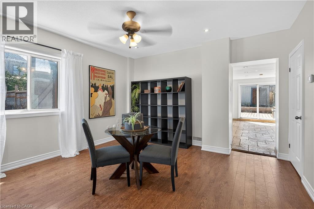 216 ROBERT Street - 10