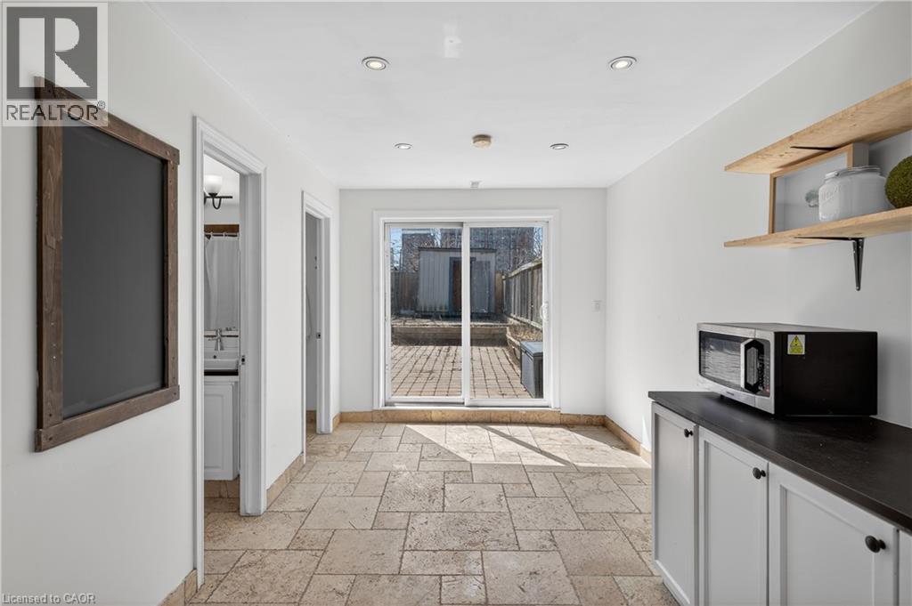 216 ROBERT Street - 19