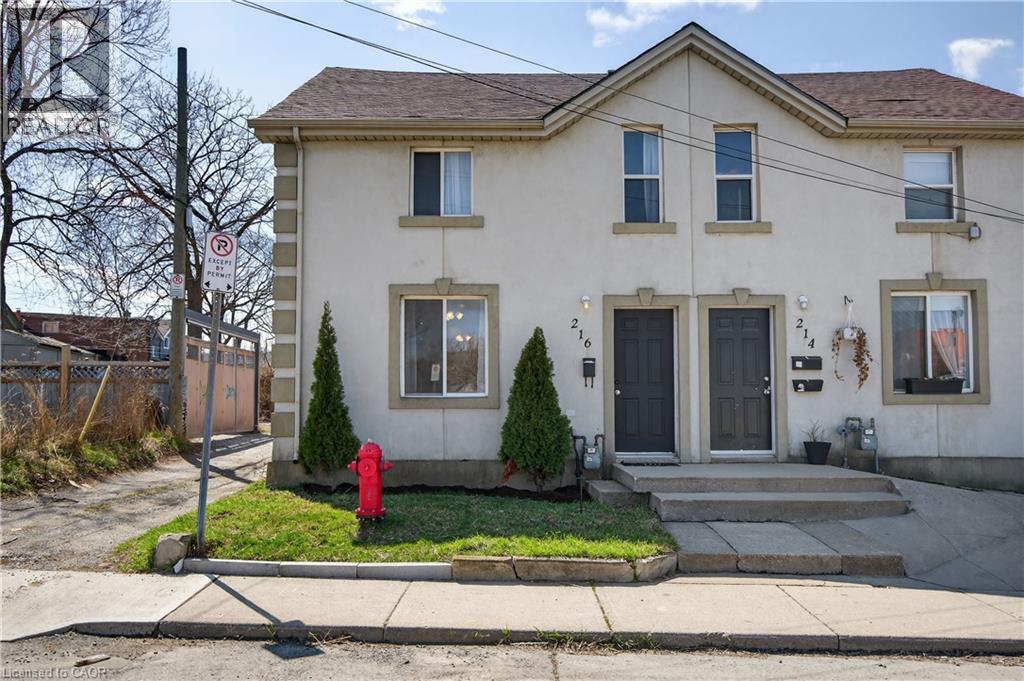 216 ROBERT Street - 1