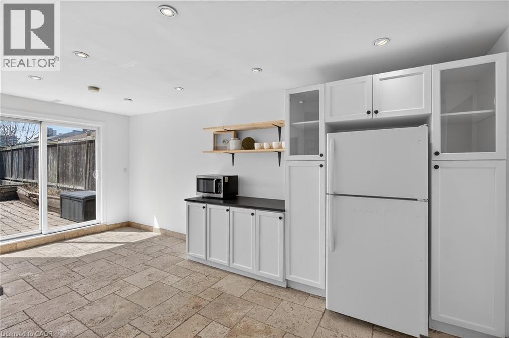 216 ROBERT Street - 18