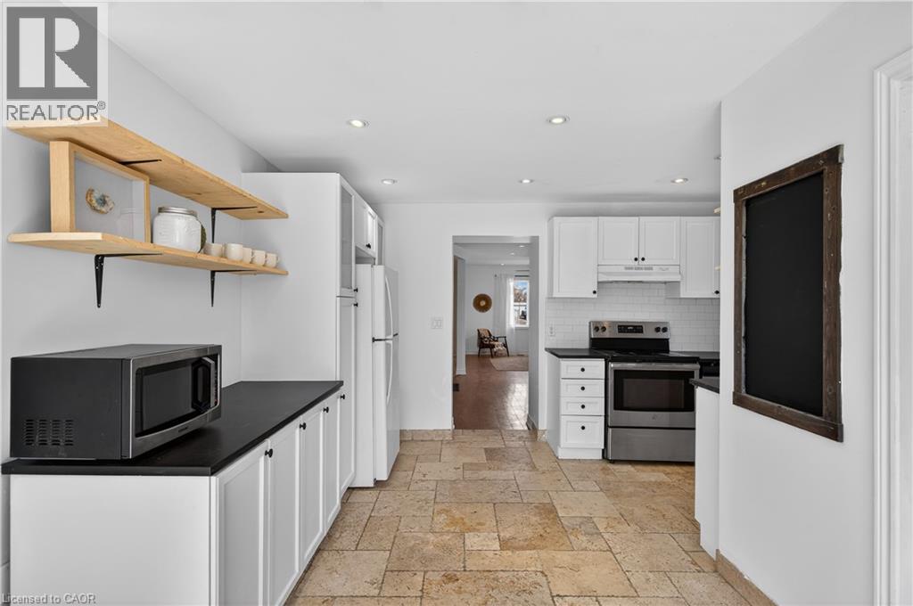216 ROBERT Street - 21