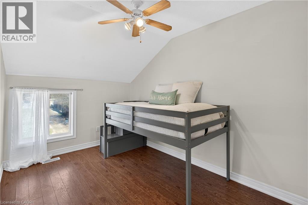 216 ROBERT Street - 31