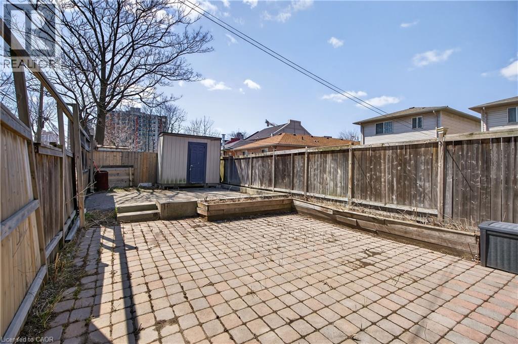 216 ROBERT Street - 41