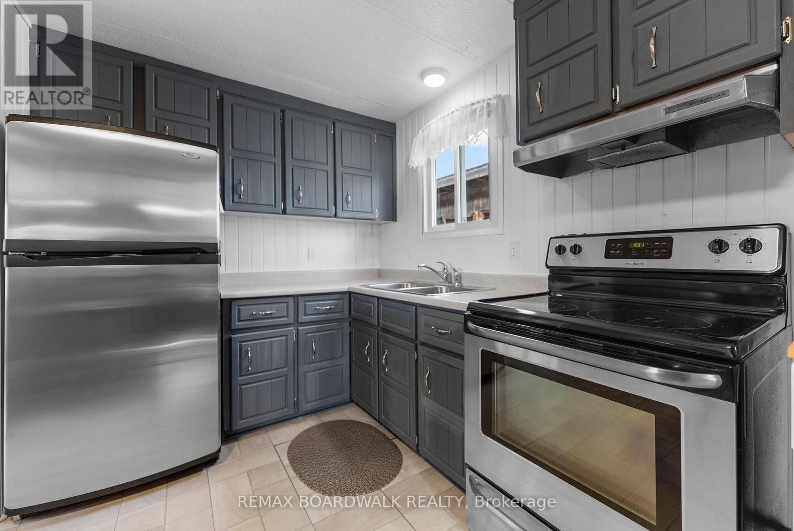 3 OTTERDALE CRESCENT — photo 22