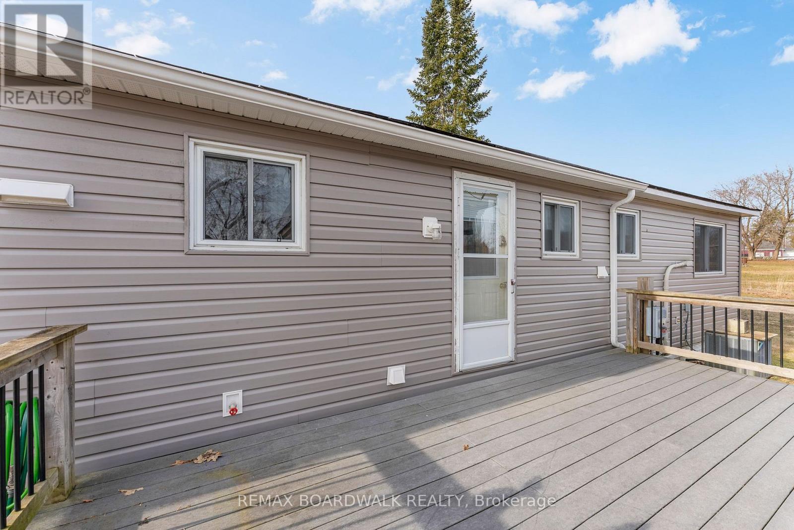 3 OTTERDALE CRESCENT — photo 32