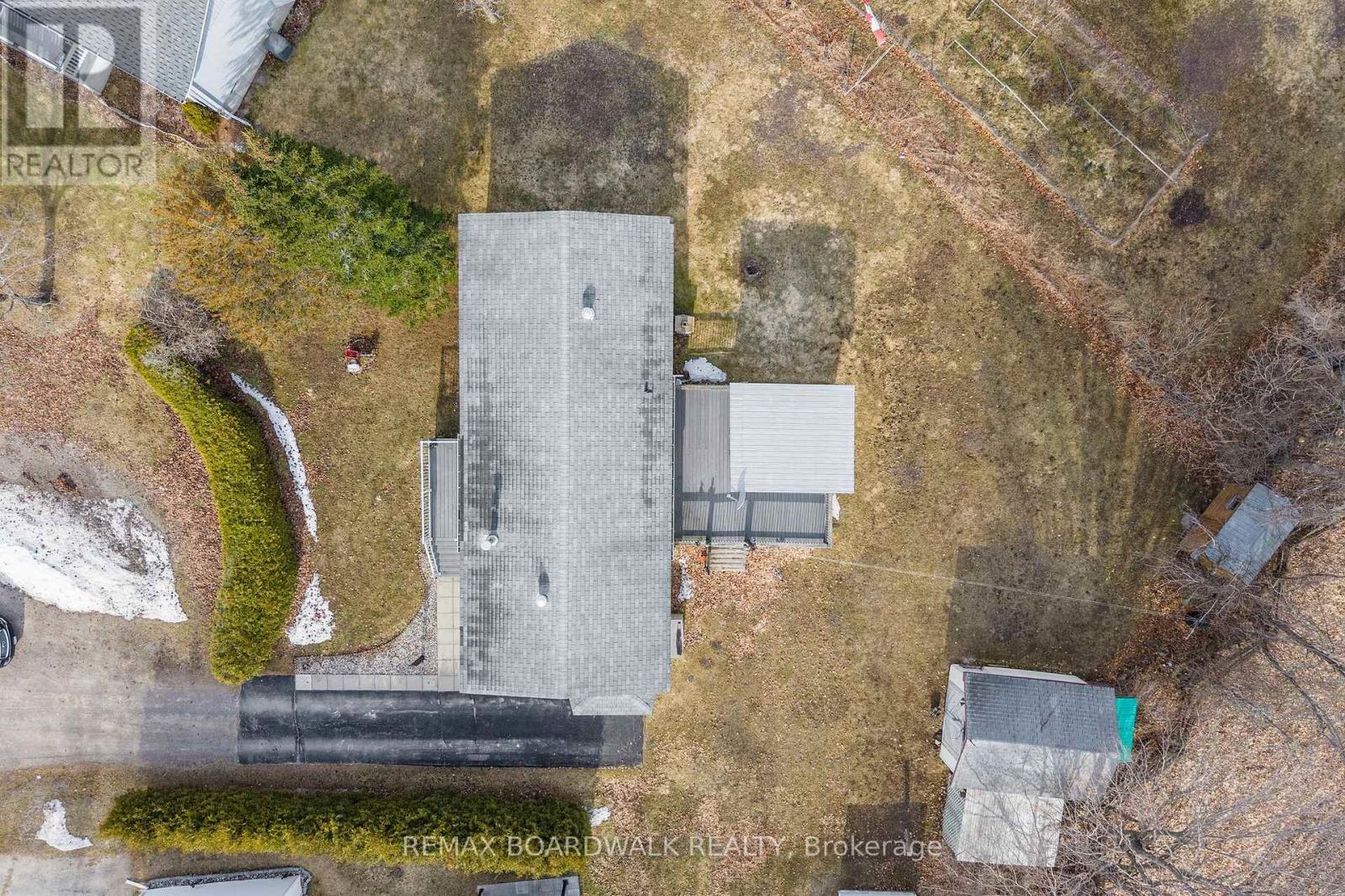 3 OTTERDALE CRESCENT — photo 42