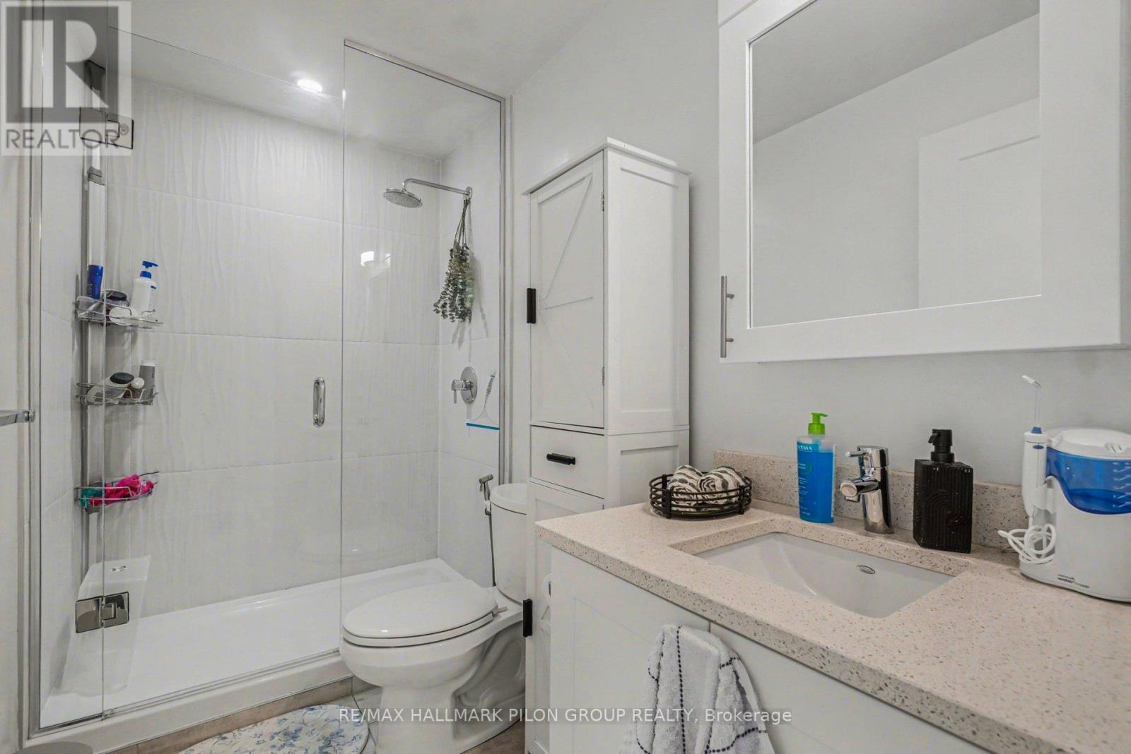 #908 805 CARLING AVENUE - 10