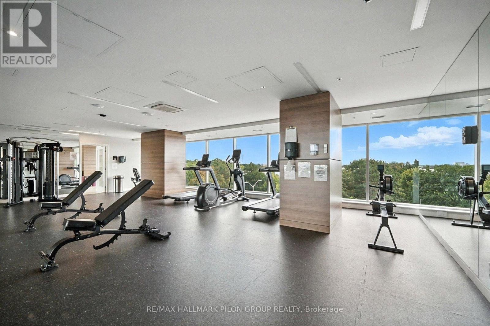 #908 805 CARLING AVENUE - 16