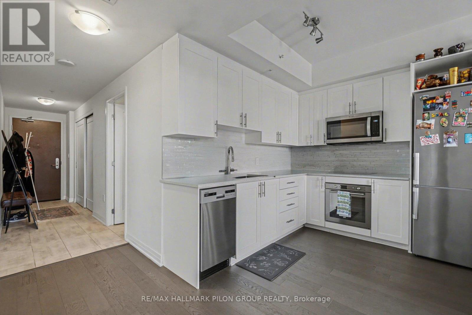#908 805 CARLING AVENUE - 4
