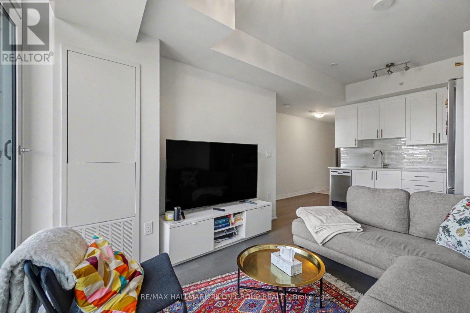 #908 805 CARLING AVENUE - 7