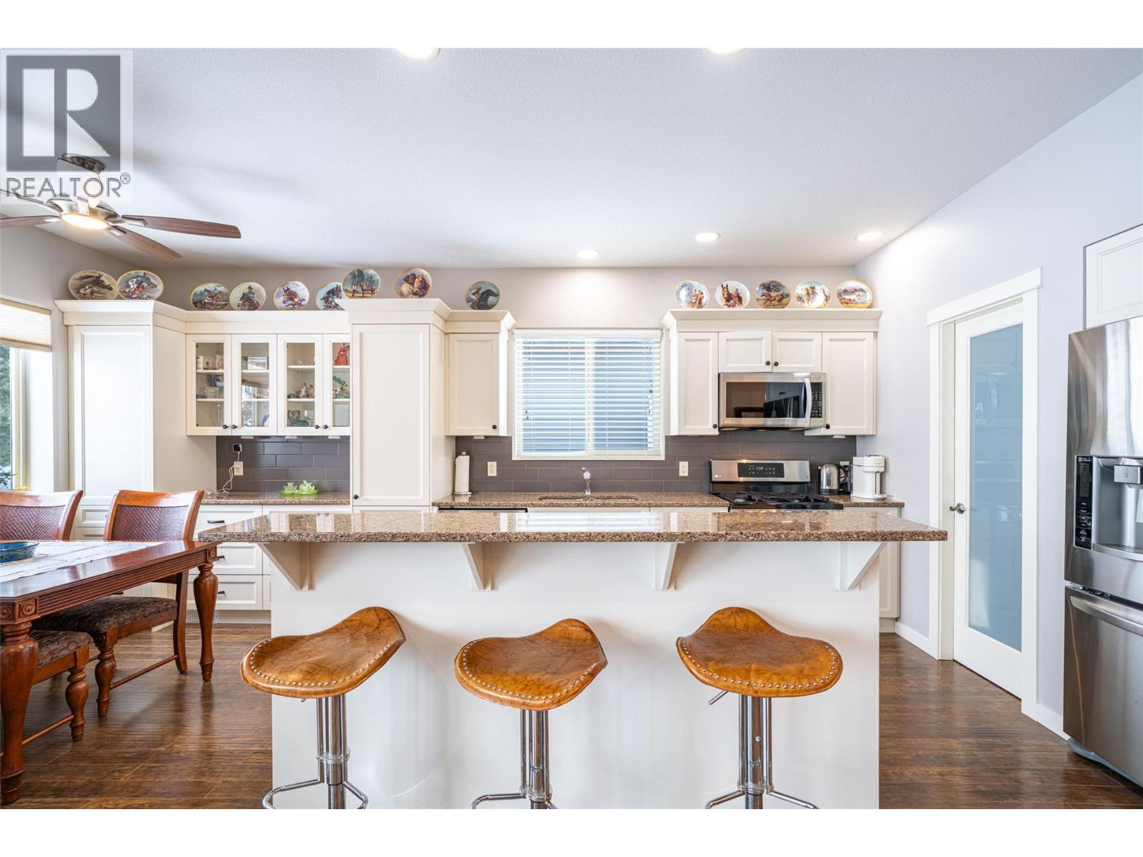 #27 2444 York Avenue - 7