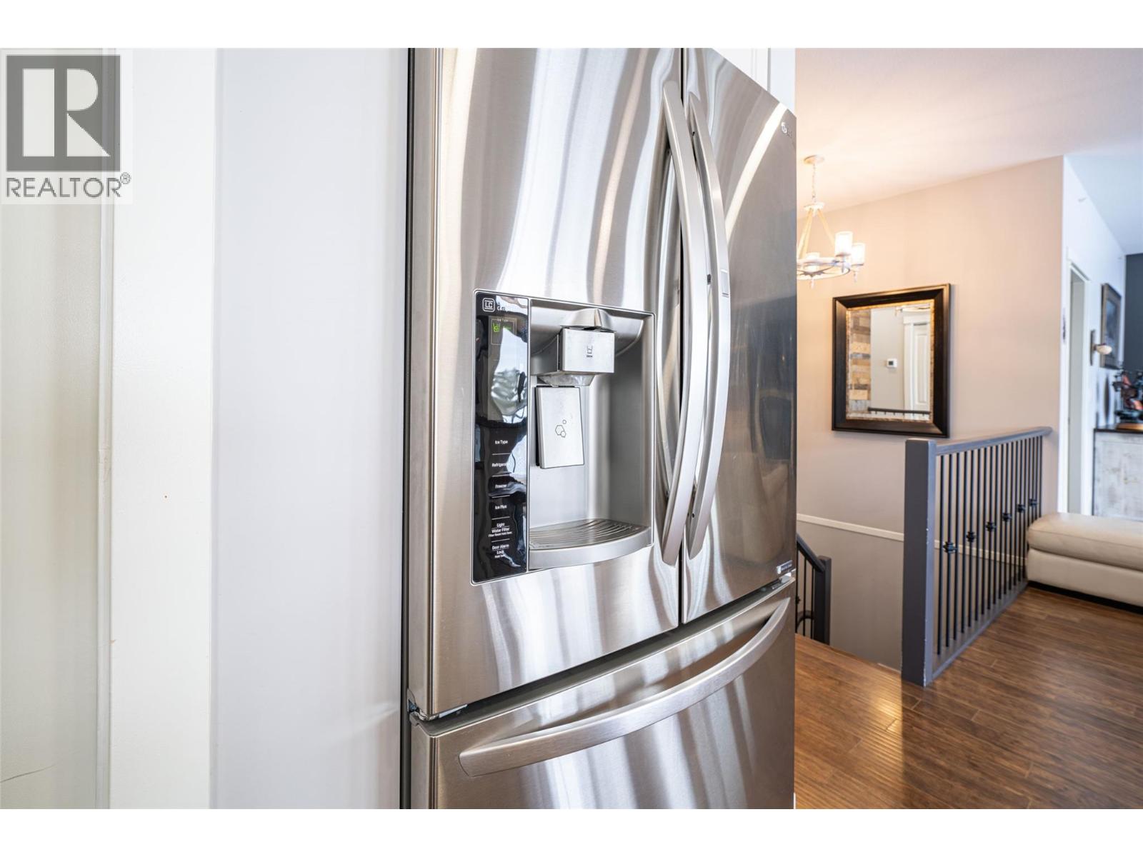 #27 2444 YORK AVENUE - 14