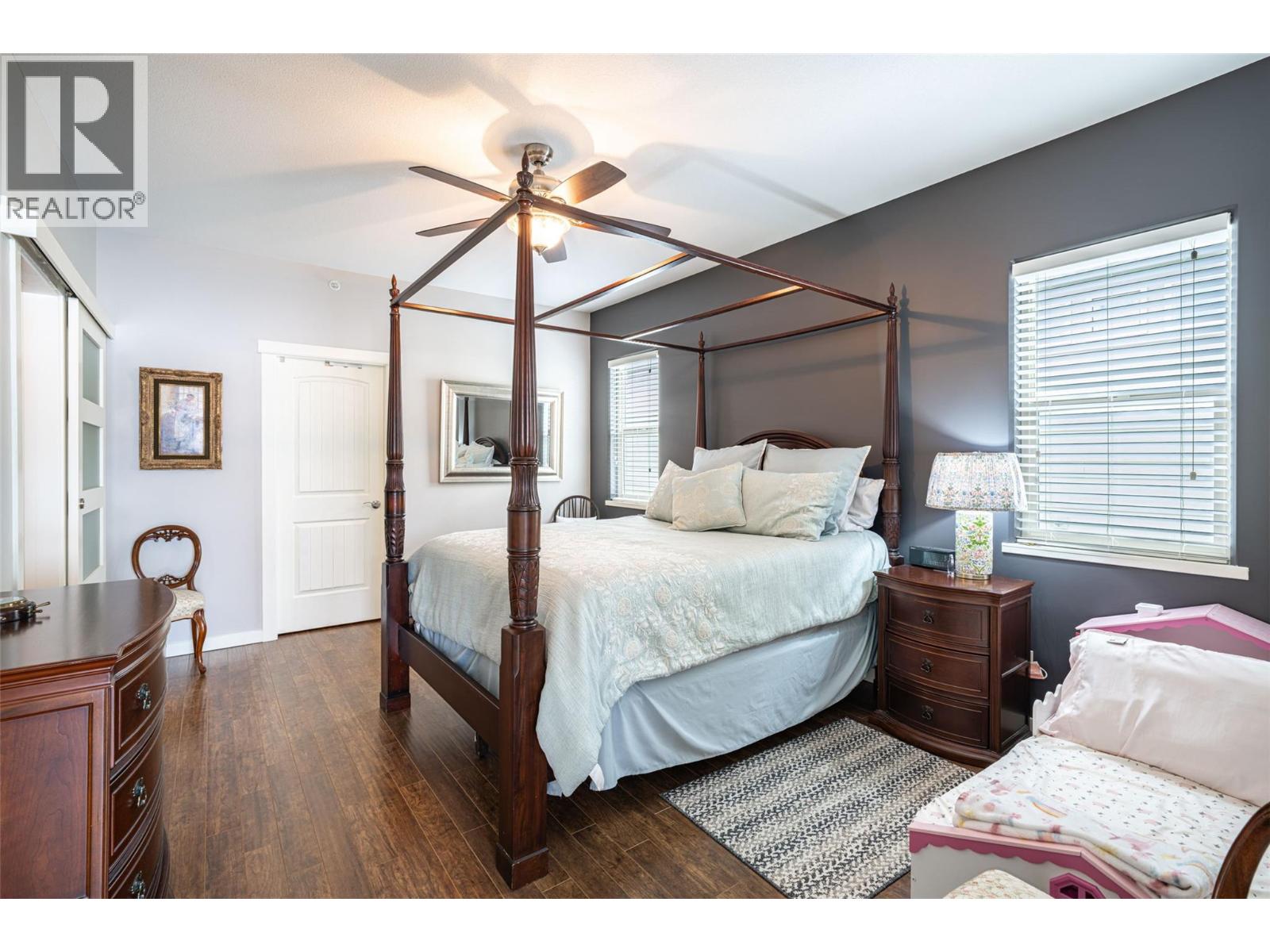 #27 2444 YORK AVENUE - 28