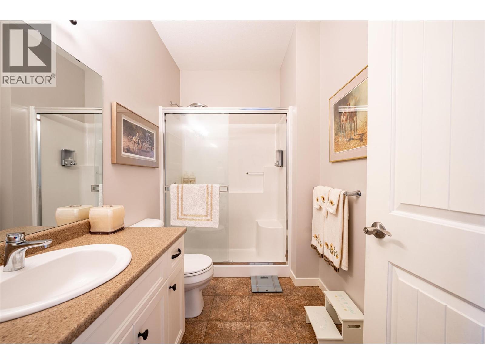 #27 2444 YORK AVENUE - 38