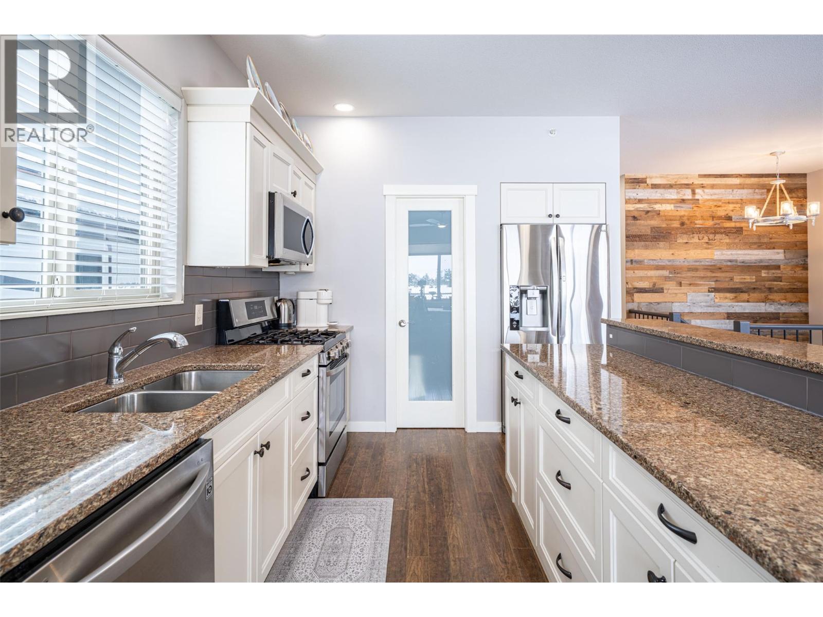 #27 2444 YORK AVENUE - 11