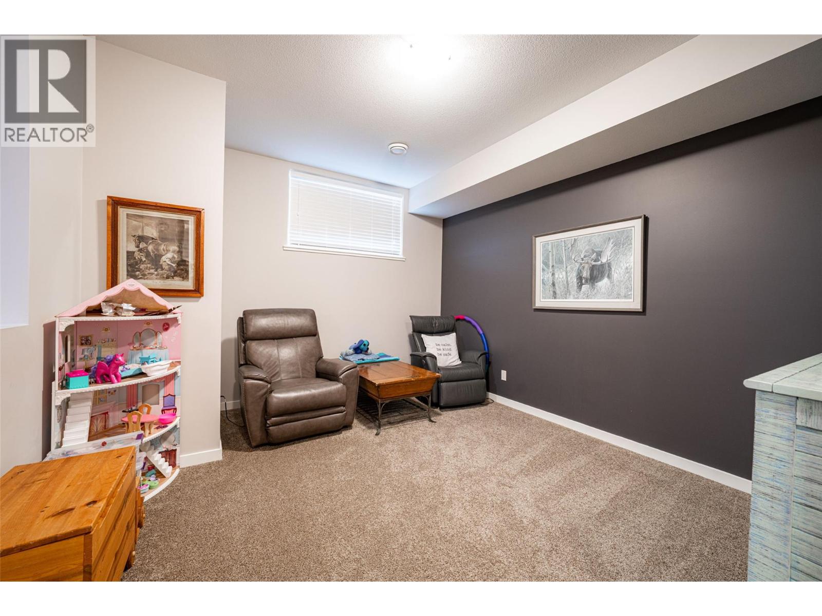 #27 2444 YORK AVENUE - 44