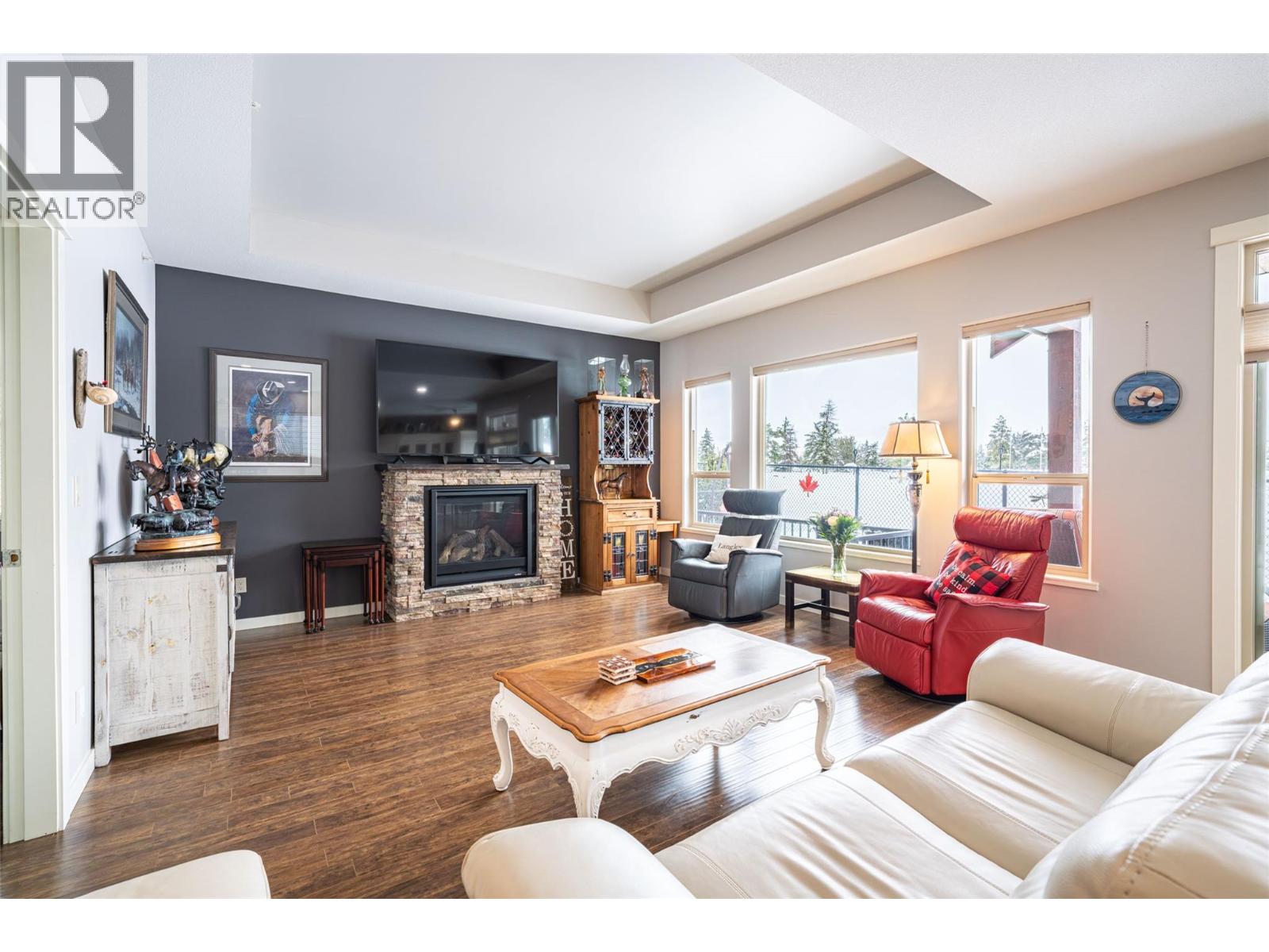 #27 2444 YORK AVENUE - 20