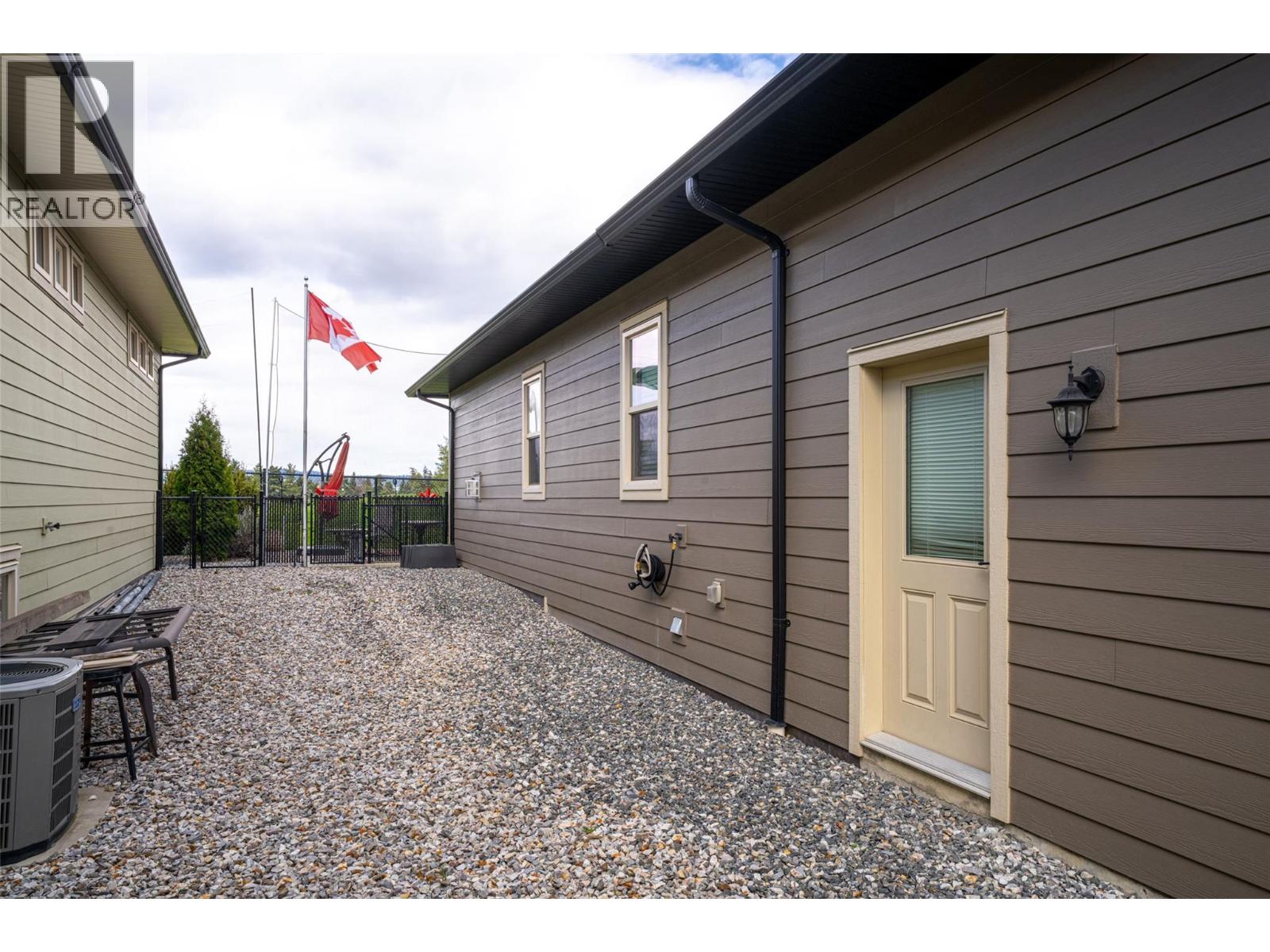 #27 2444 YORK AVENUE - 80