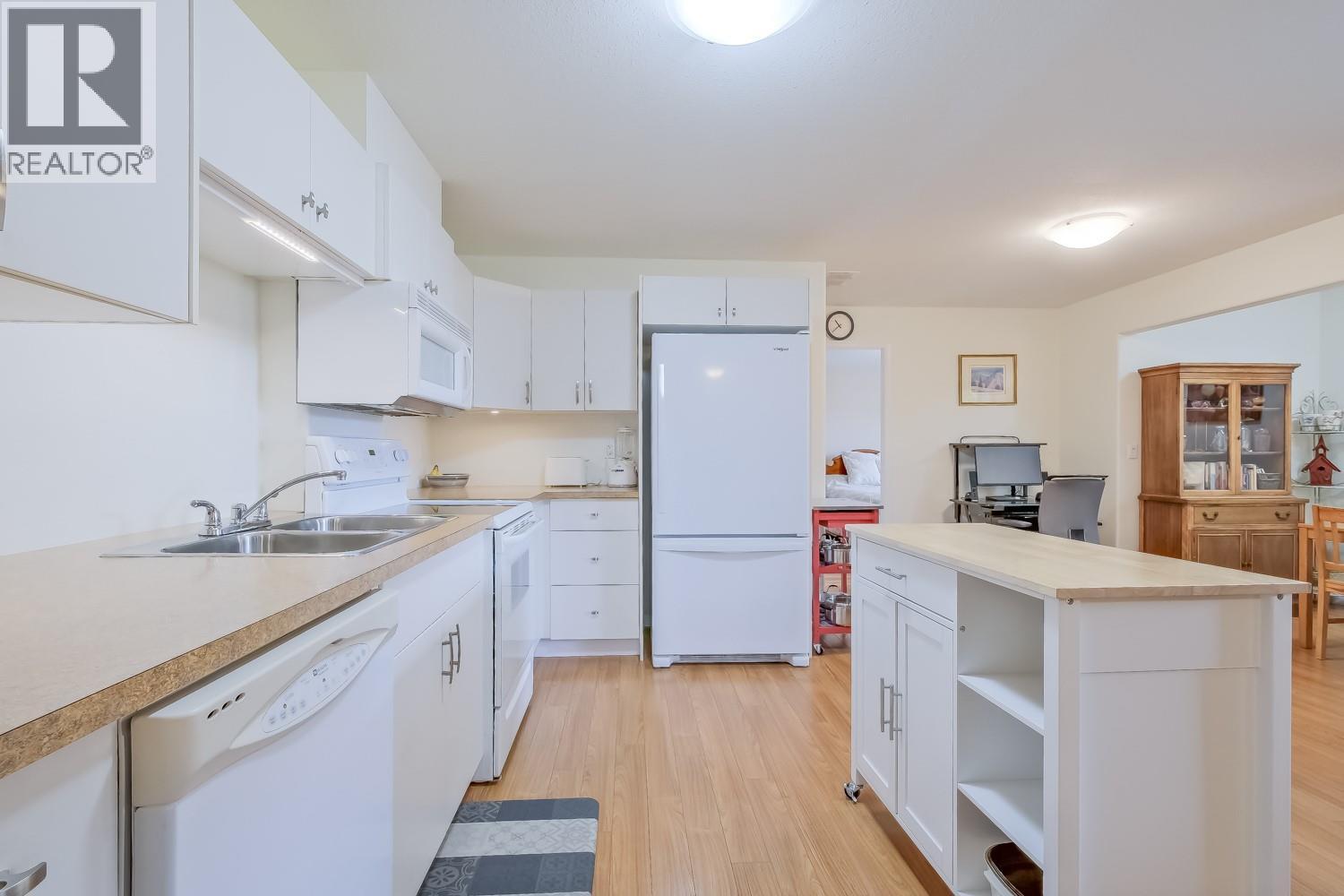  1509 Feedham Avenue, Kelowna