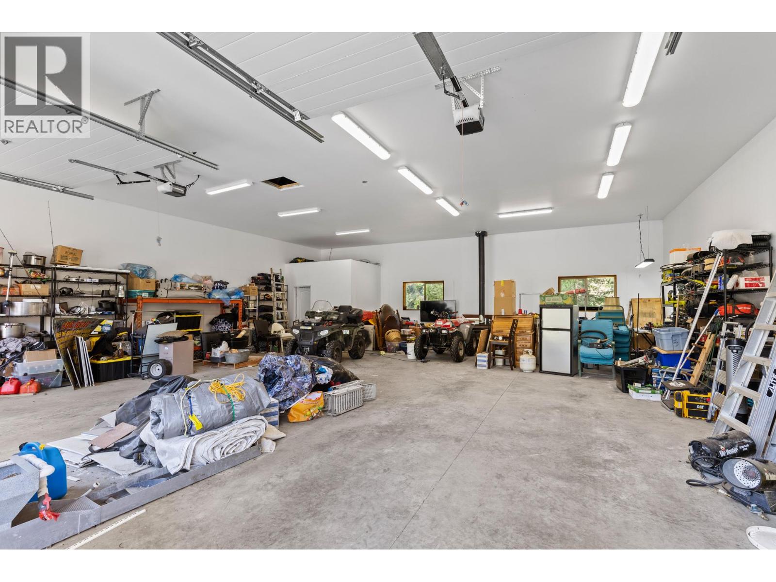 6097 Highway 3, Hedley