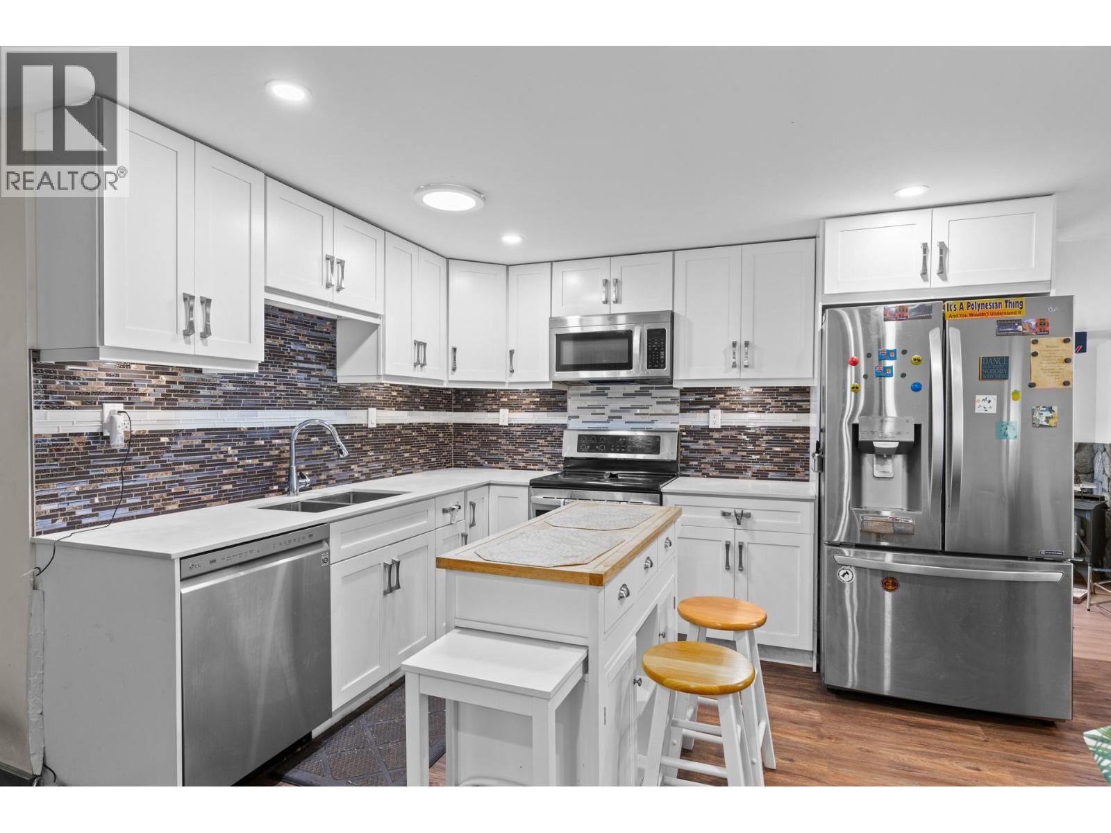 6097 Highway 3, Hedley