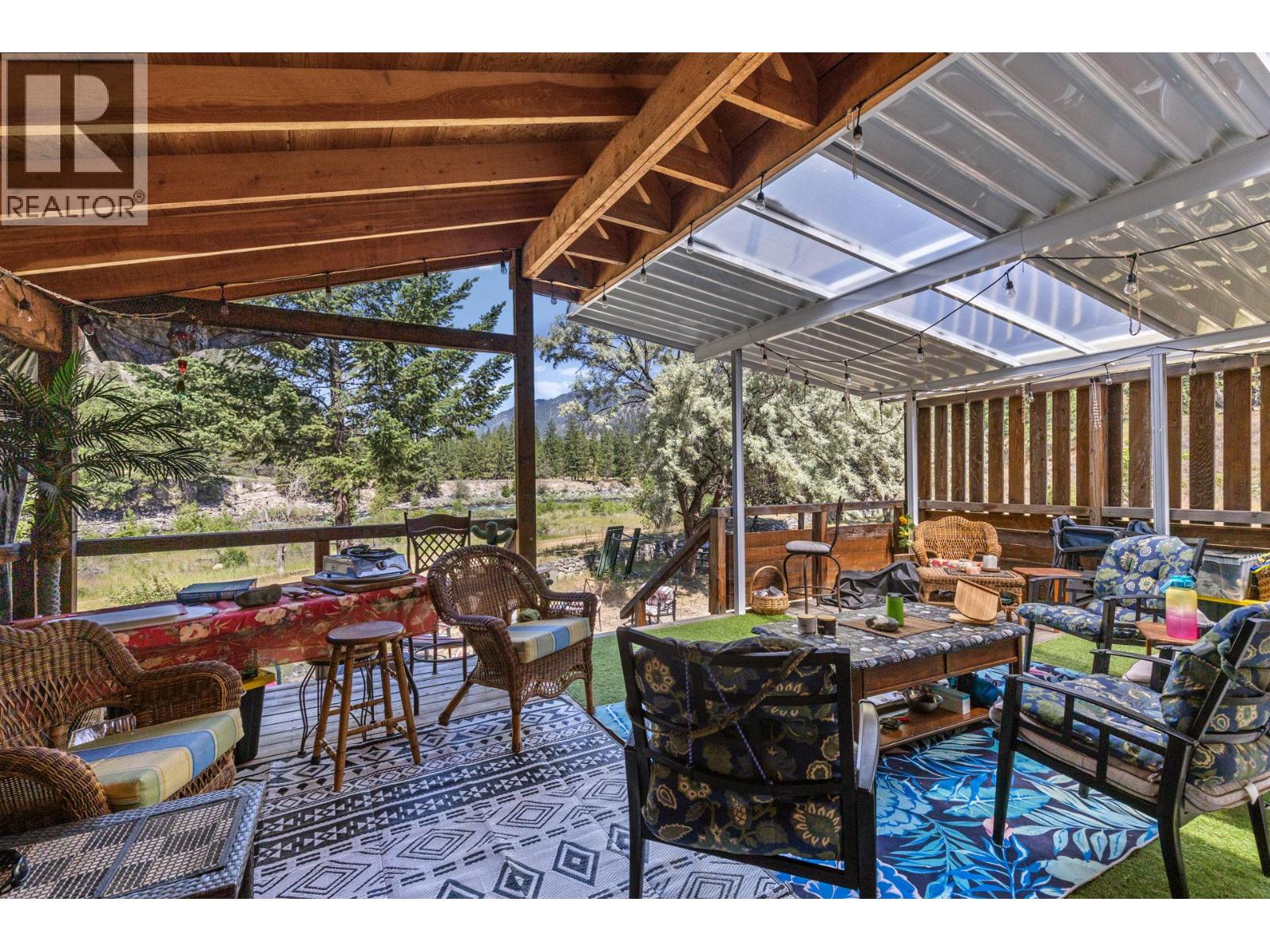 6097 Highway 3, Hedley