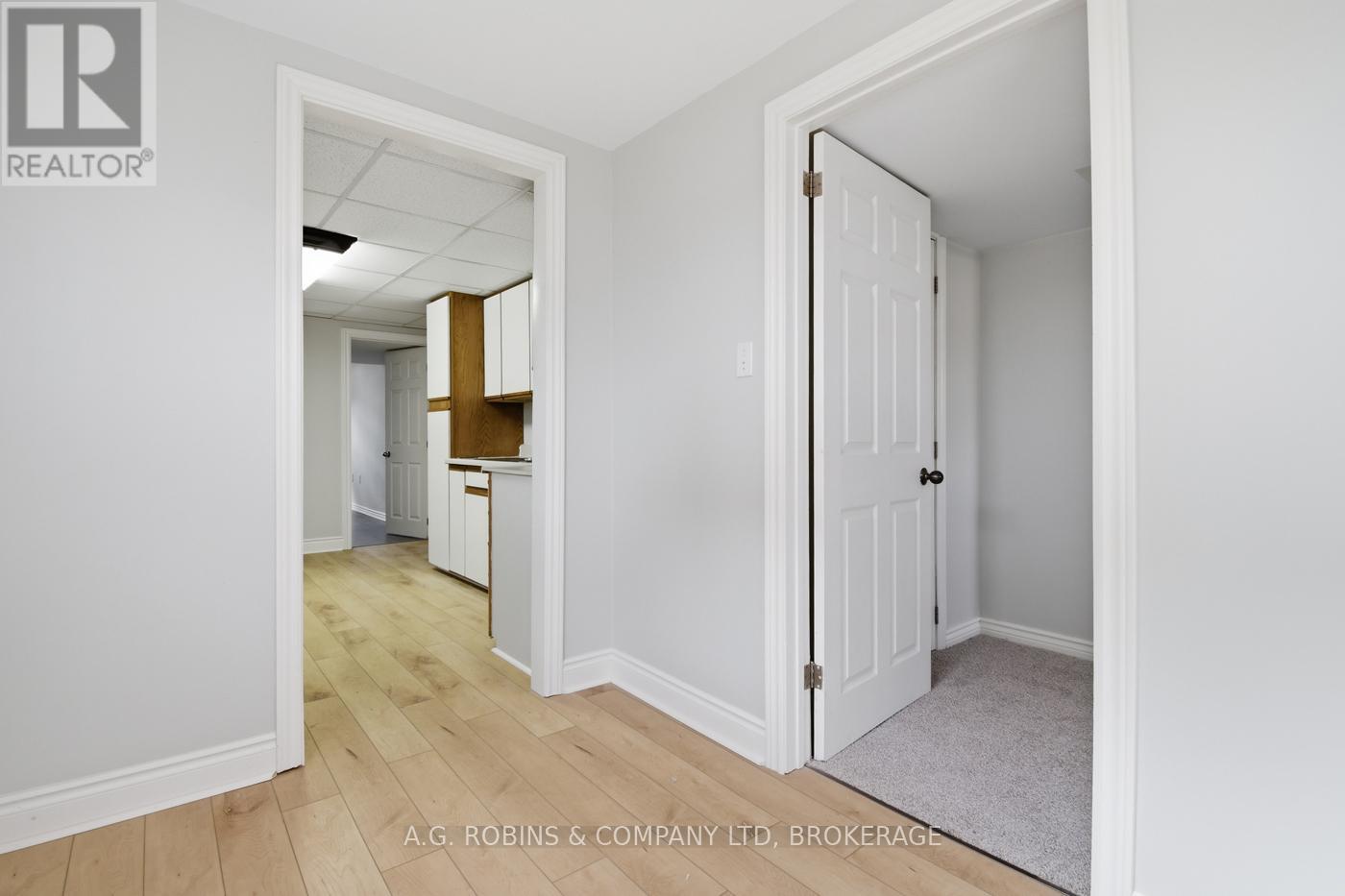 27 BRIARSDALE CRESCENT - 27