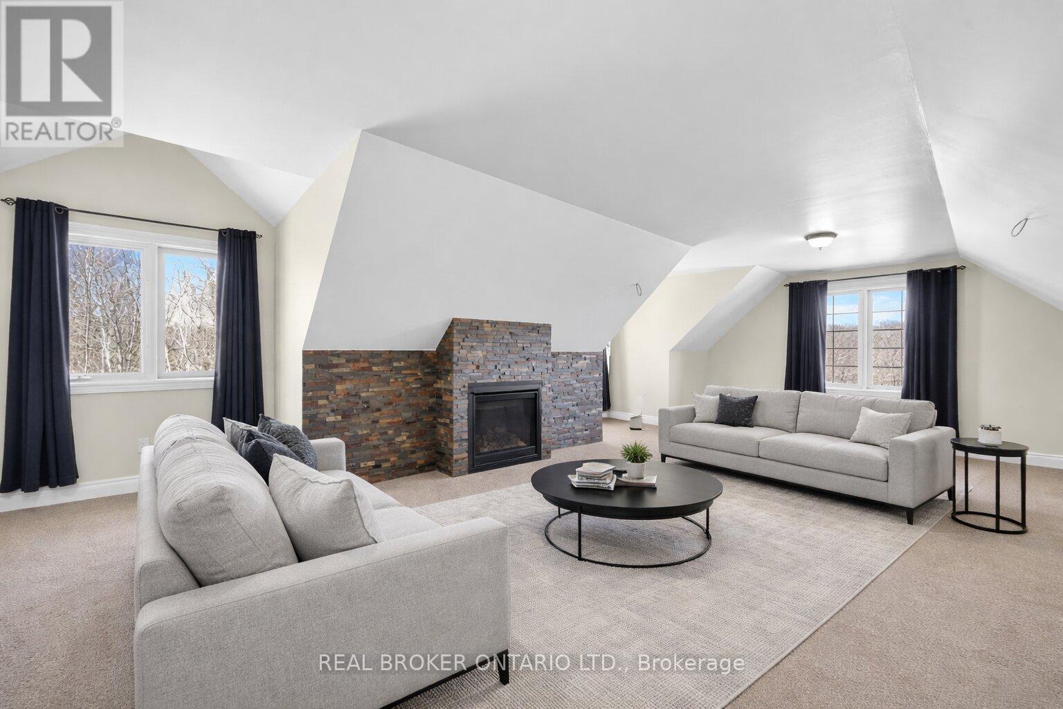 2600 MAPLE STREET - 25