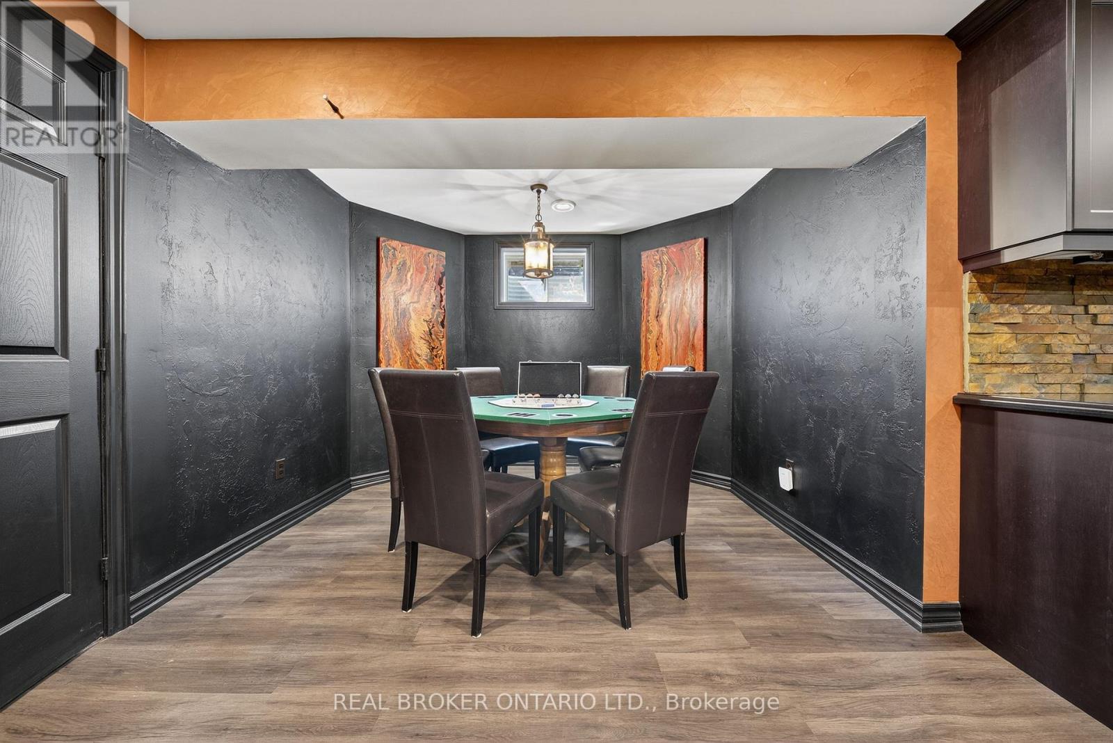 2600 MAPLE STREET - 29