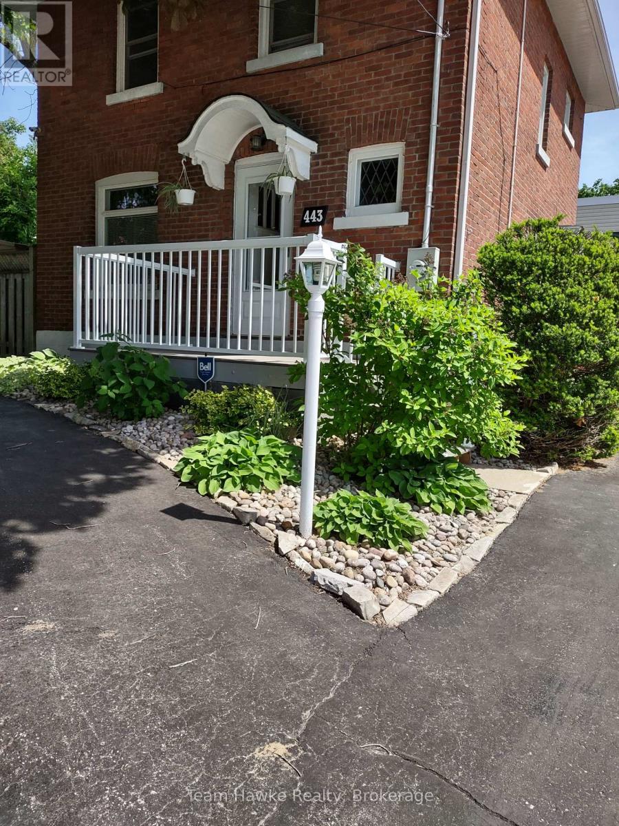 443 ELIZABETH STREET - 30