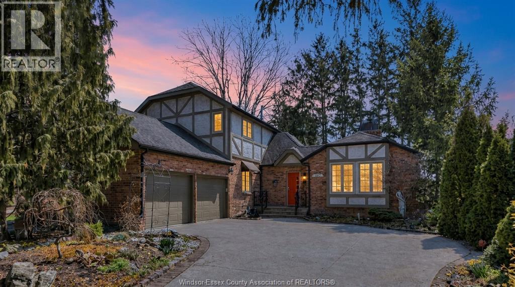 767 ROSELAND DRIVE South