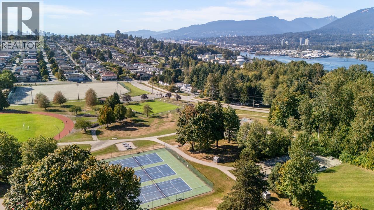 210 4458 ALBERT STREET, Burnaby