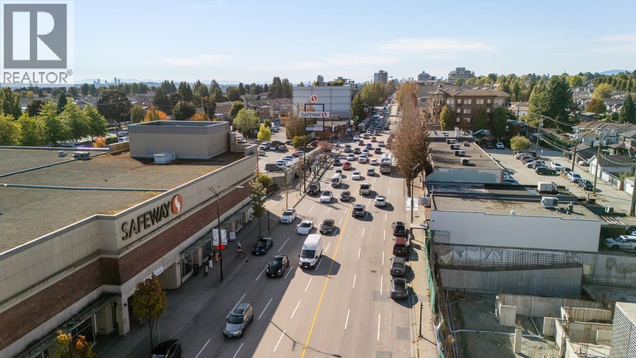 210 4458 ALBERT STREET, Burnaby