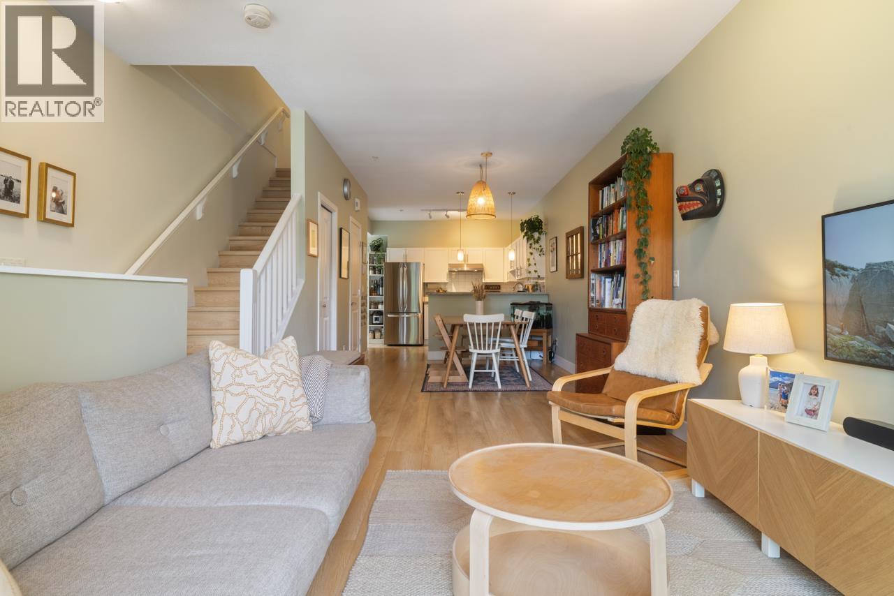 210 4458 ALBERT STREET, Burnaby