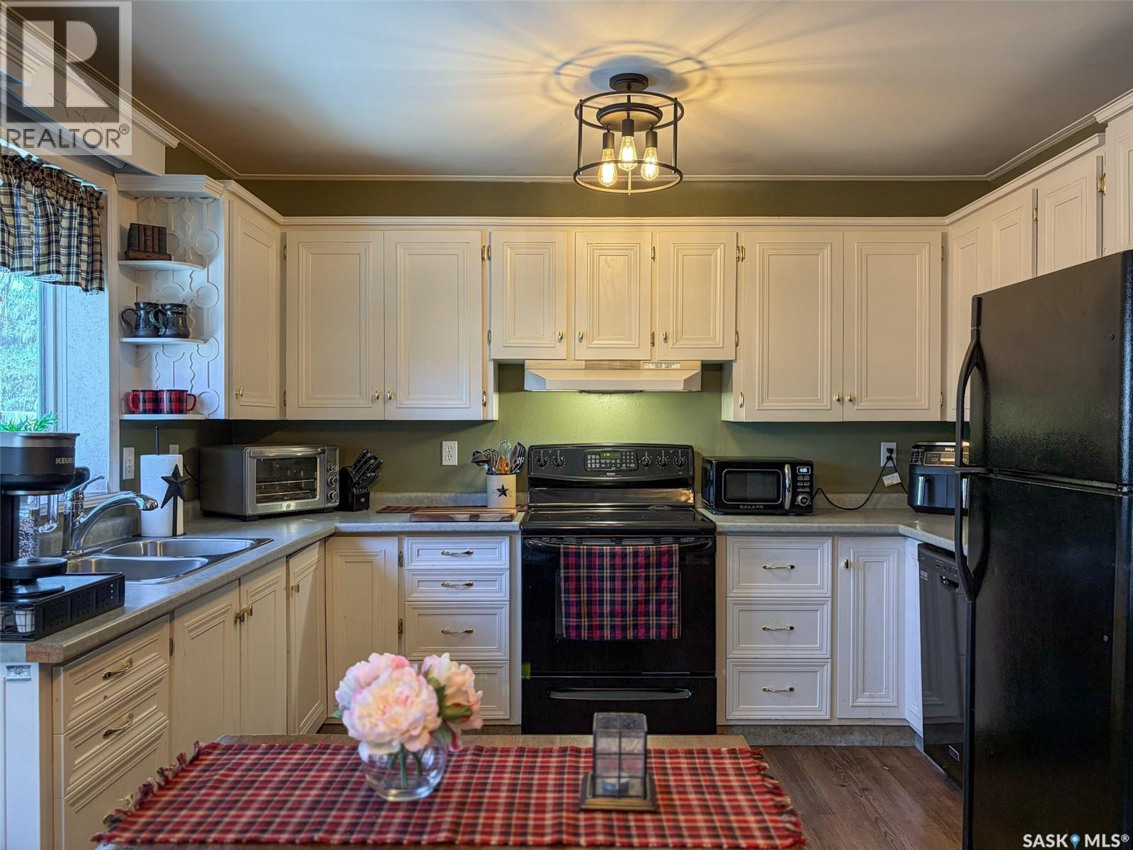 118 Cedar AVENUE N - 13