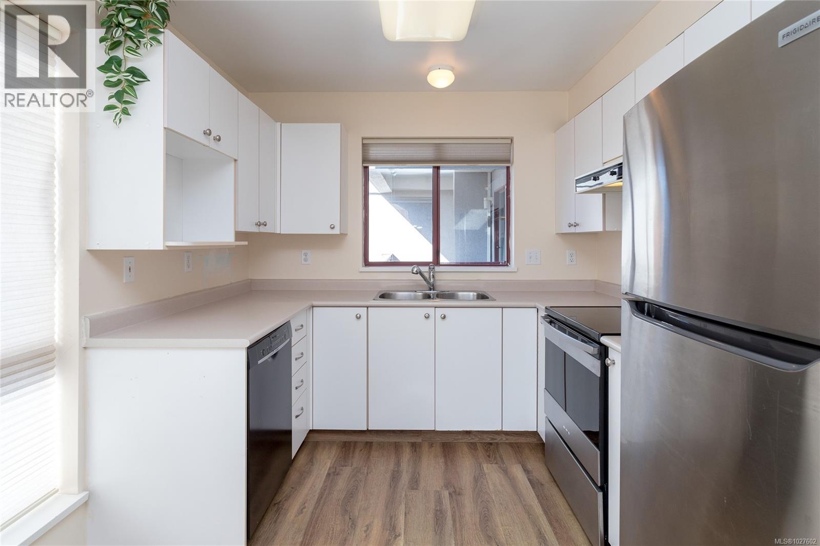 #308 545 MANCHESTER RD - 11