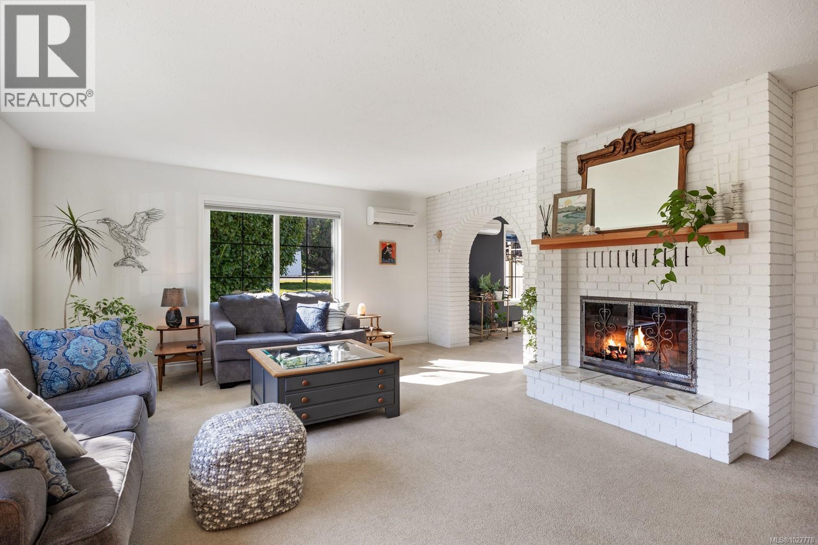 3830 LAUREL DR - Image 2