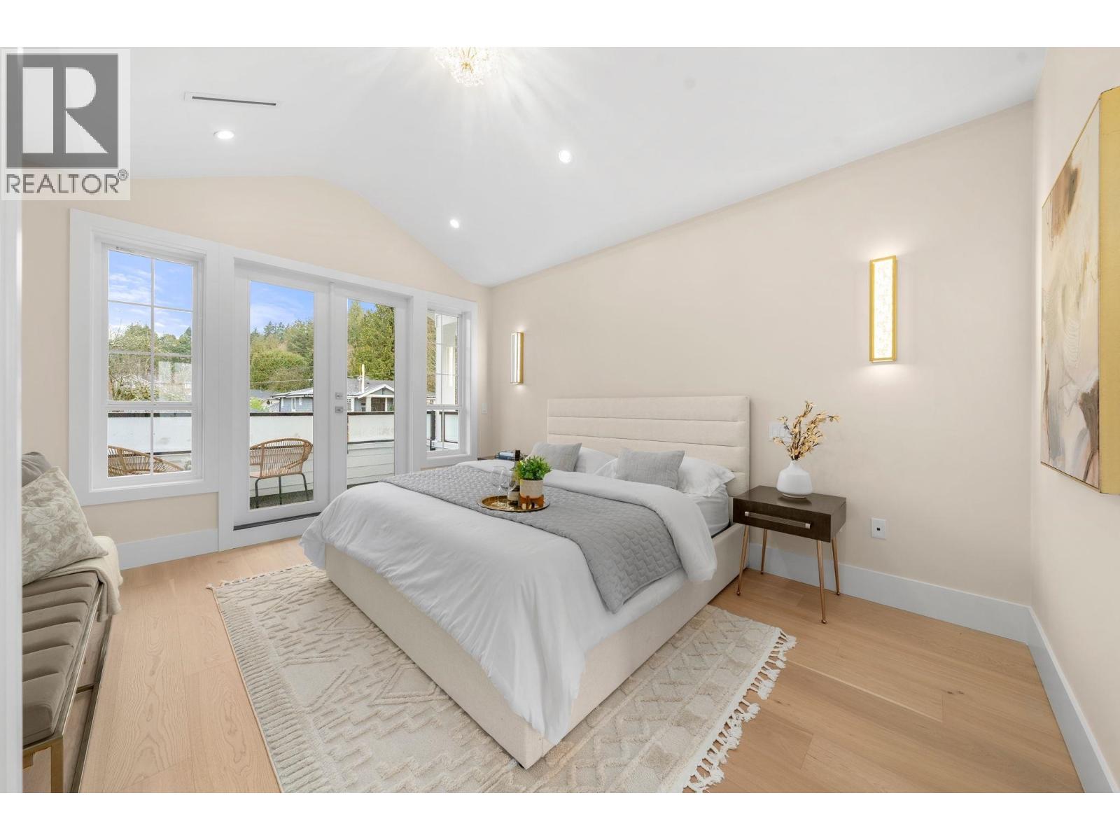 361 E 22ND STREET, North Vancouver