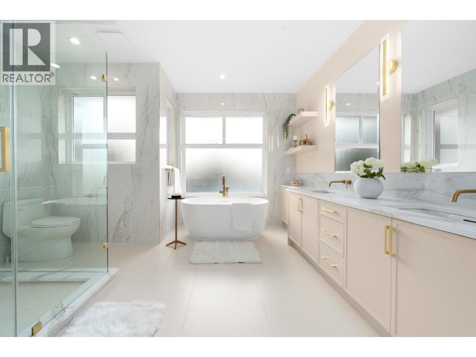 361 E 22ND STREET, North Vancouver