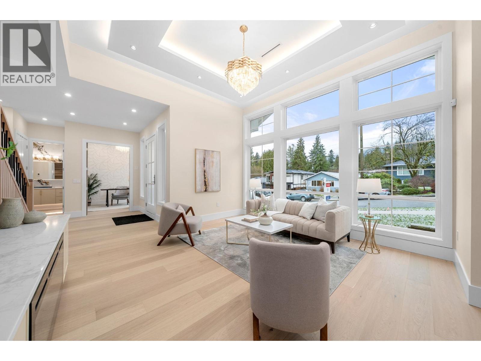 361 E 22ND STREET, North Vancouver