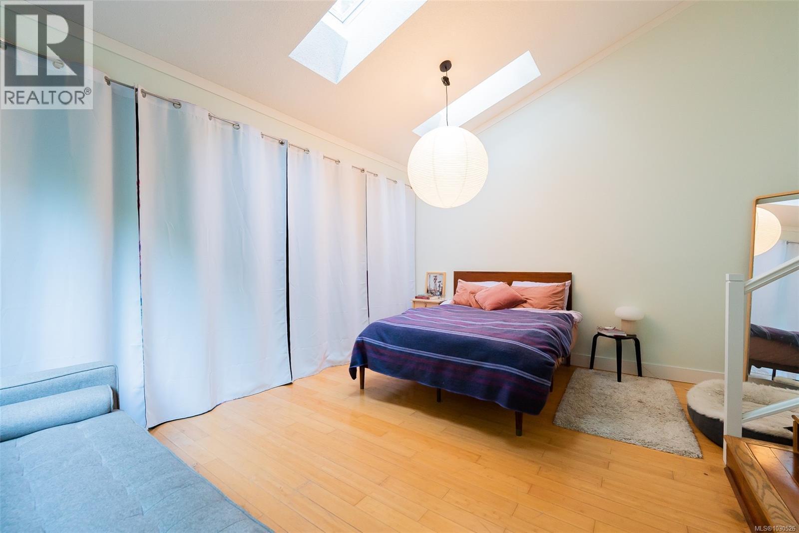 4978 FILLINGER CRES - 27