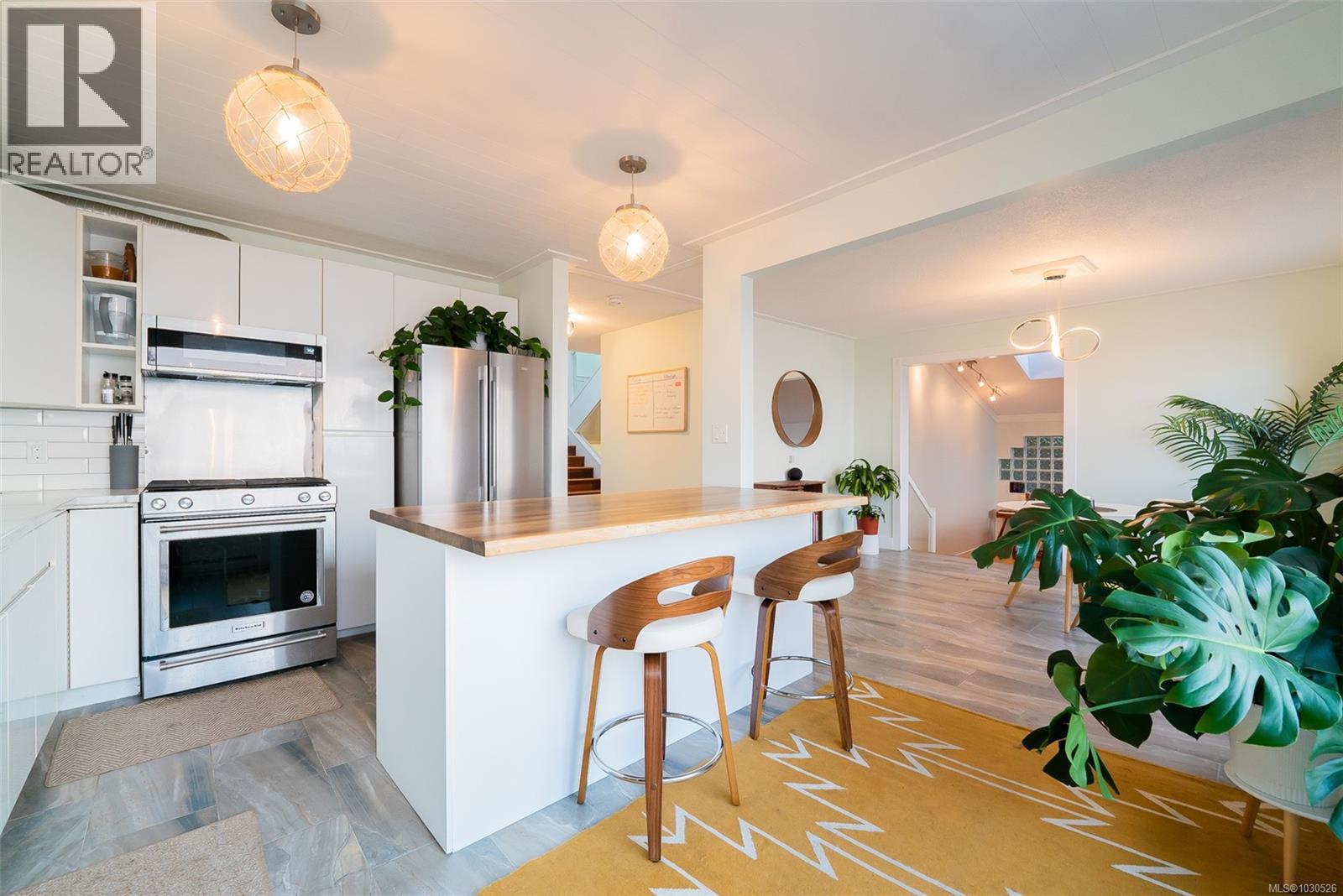 4978 FILLINGER CRES - 12