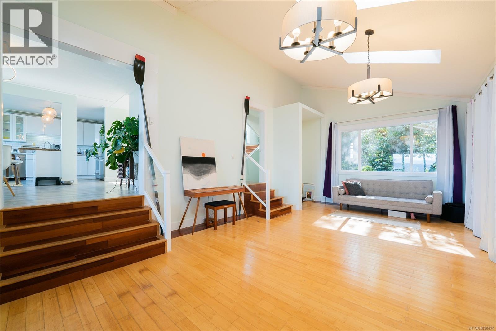 4978 FILLINGER CRES - 22