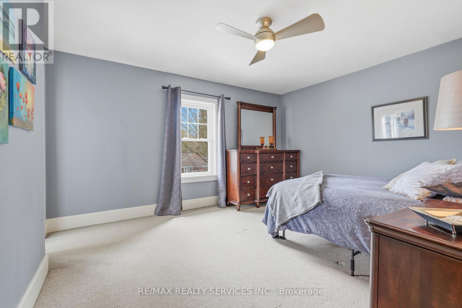 2 MAPLE STREET - 32