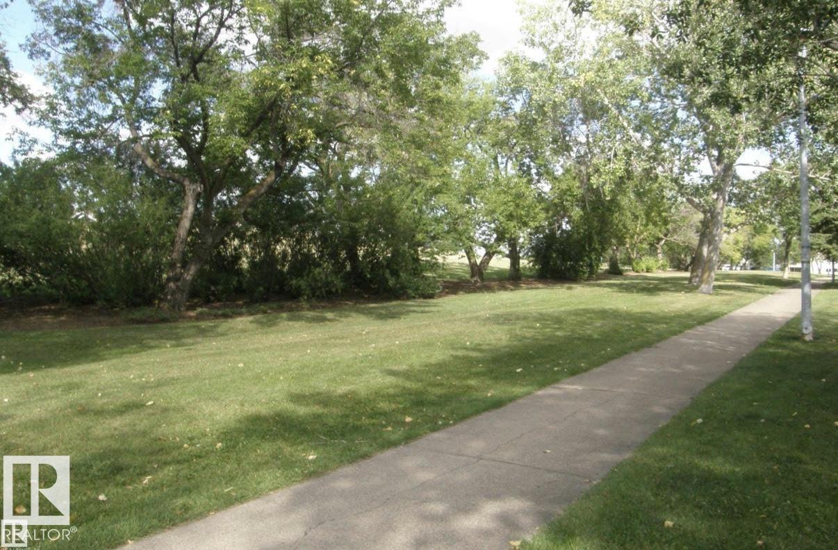 14648 54 ST NW - 24