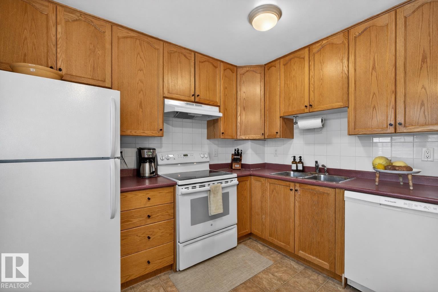 14648 54 ST NW - 6