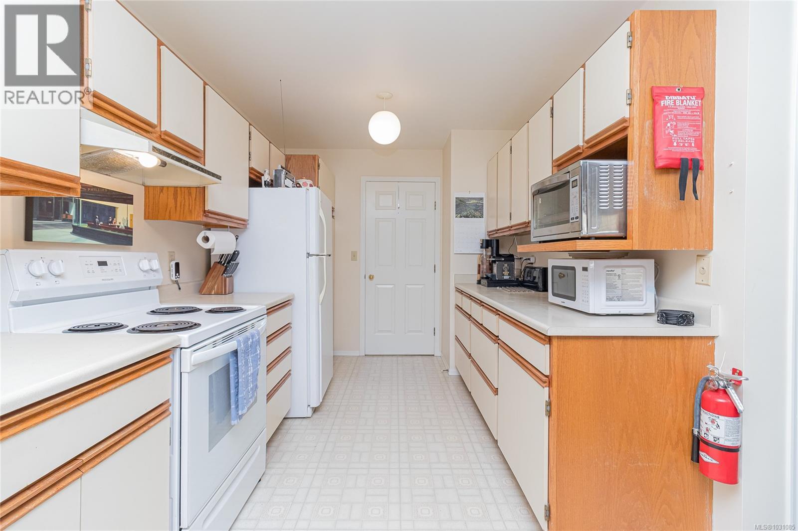 994 MEADOWVIEW PL - 9